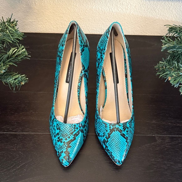 NWT French Connection Elegant Teal Snakeskin Women's Heels Size 9 - Picture 2 of 7